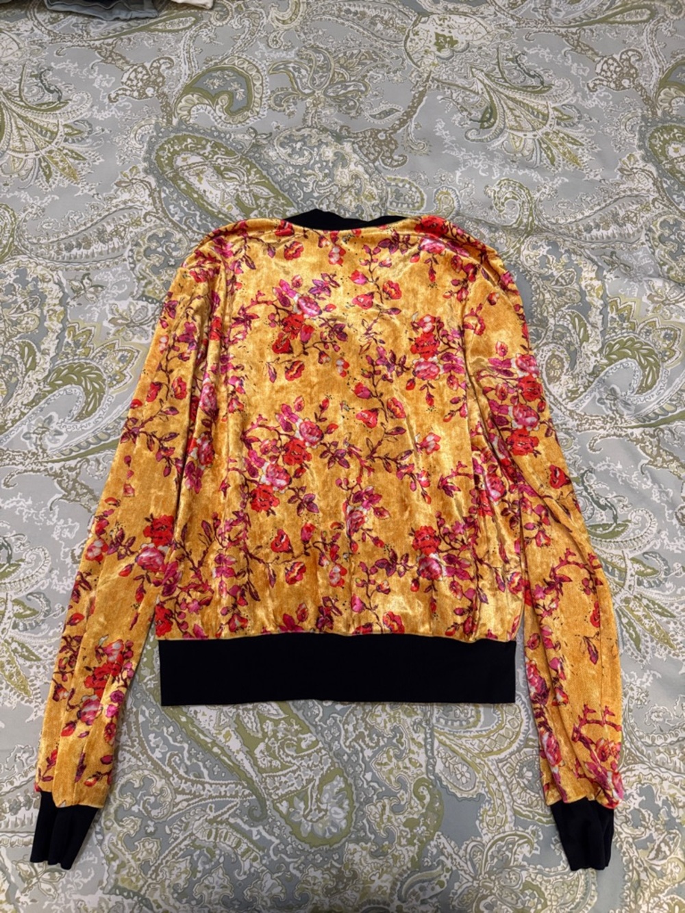 JOLYN VINTAGE GRIFFAN Floral Velvet Bomber Jacket - Gold with Pink Floral - Picture 4 of 6